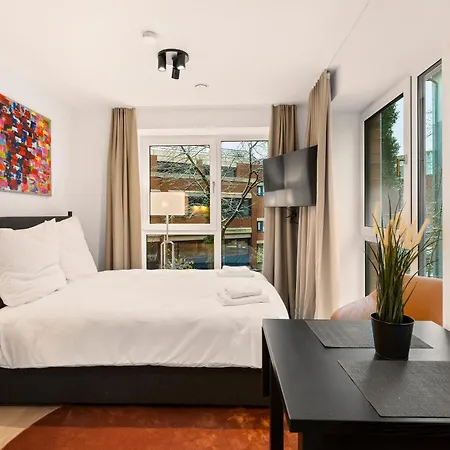 Apartment Between