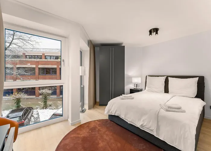 Between 奥尔登堡