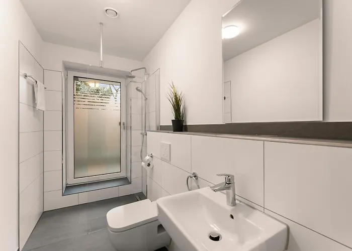 Between 奥尔登堡